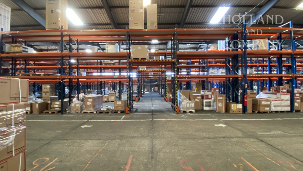 Lagerfläche im Dorf Madunice, 5000 m²