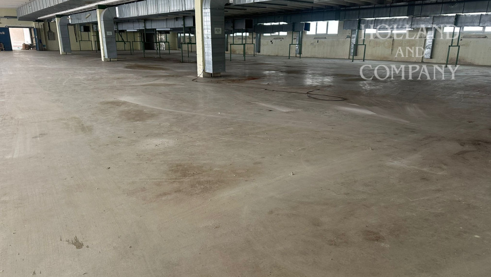 Industriehalle zur Miete in Kúty