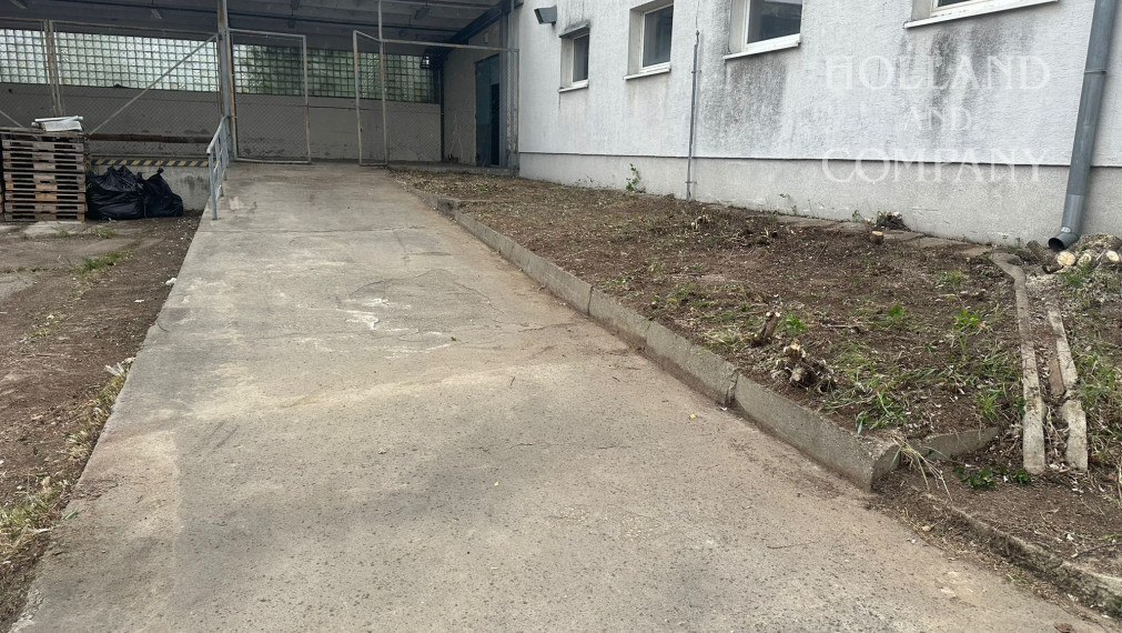Industriehalle zur Miete in Kúty