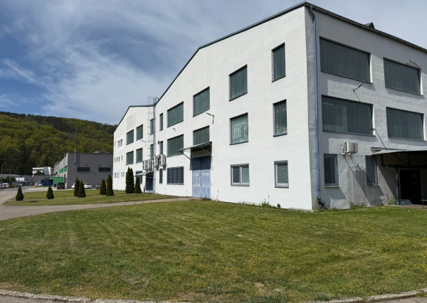 Produktionshalle zur Miete in Trenčín