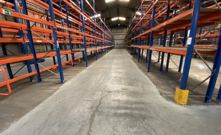 Lagerfläche im Dorf Madunice, 5000 m² - fotografia 5