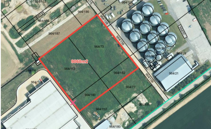 Industriegrundstück 9.060 m² mit Baugenehmigung, Šelpice - fotografia 1
